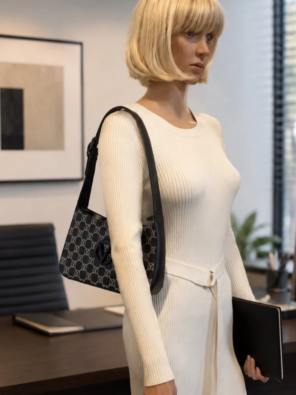 Valentino hand shoulder